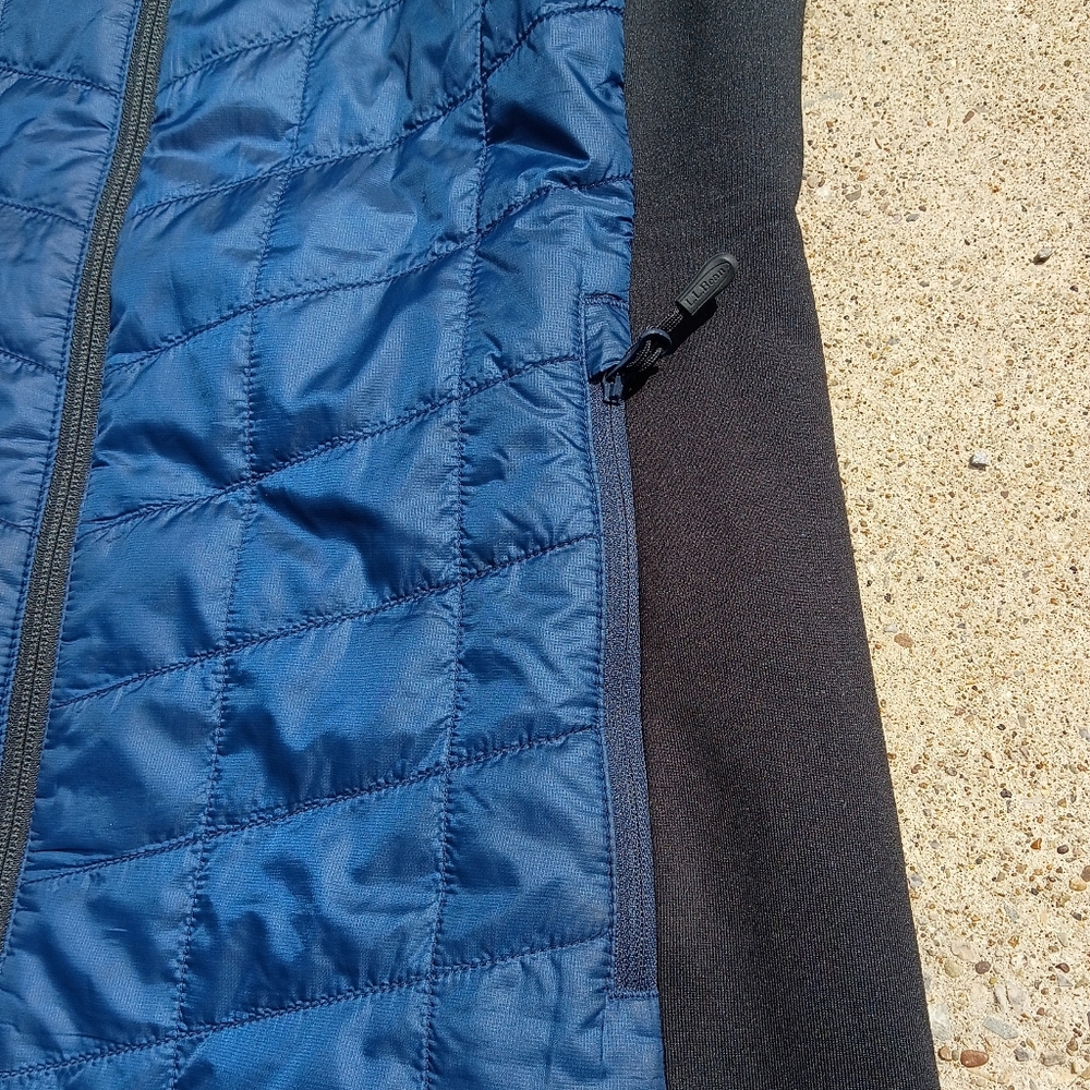 L.L.Bean 505280 Women's Small Blue Zip Hooded Packaway Primaloft Longer Vest - Picture 3 of 12